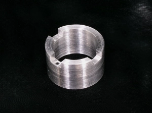 【製作事例】SUS304 リング 下面研磨 切りかけx3 穴あけ