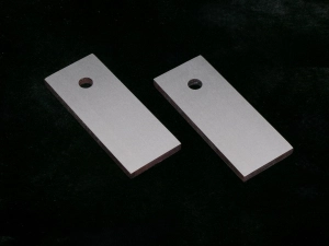 【製作事例】SKD61 平板 穴あけ 熱処理 研磨