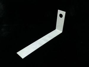 JIS K 6854-3 接着剤－はく離接着強さ試験方法－第３部：Ｔ形はく離 で使用される、T形はく離用試験片（通称：Tピール試験片）。表面にサンドブラスト処理を行っております。写真は曲げた状態の試験片ですが、曲げない板の状態でのご提供も可能です。（素材：アルミ）