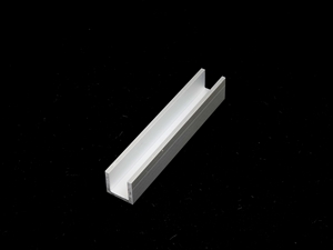 JIS A 1439 建築用シーリング材の試験方法 にて、以前使用されていた弾性復元性試験用C型試験片（素材：A6063）
