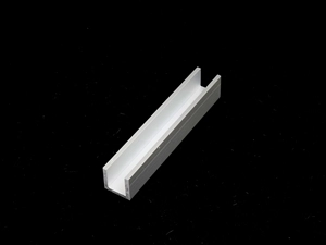 JIS A 1439 建築用シーリング材の試験方法 にて、以前使用されていた弾性復元性試験用C型試験片（素材：A6063）